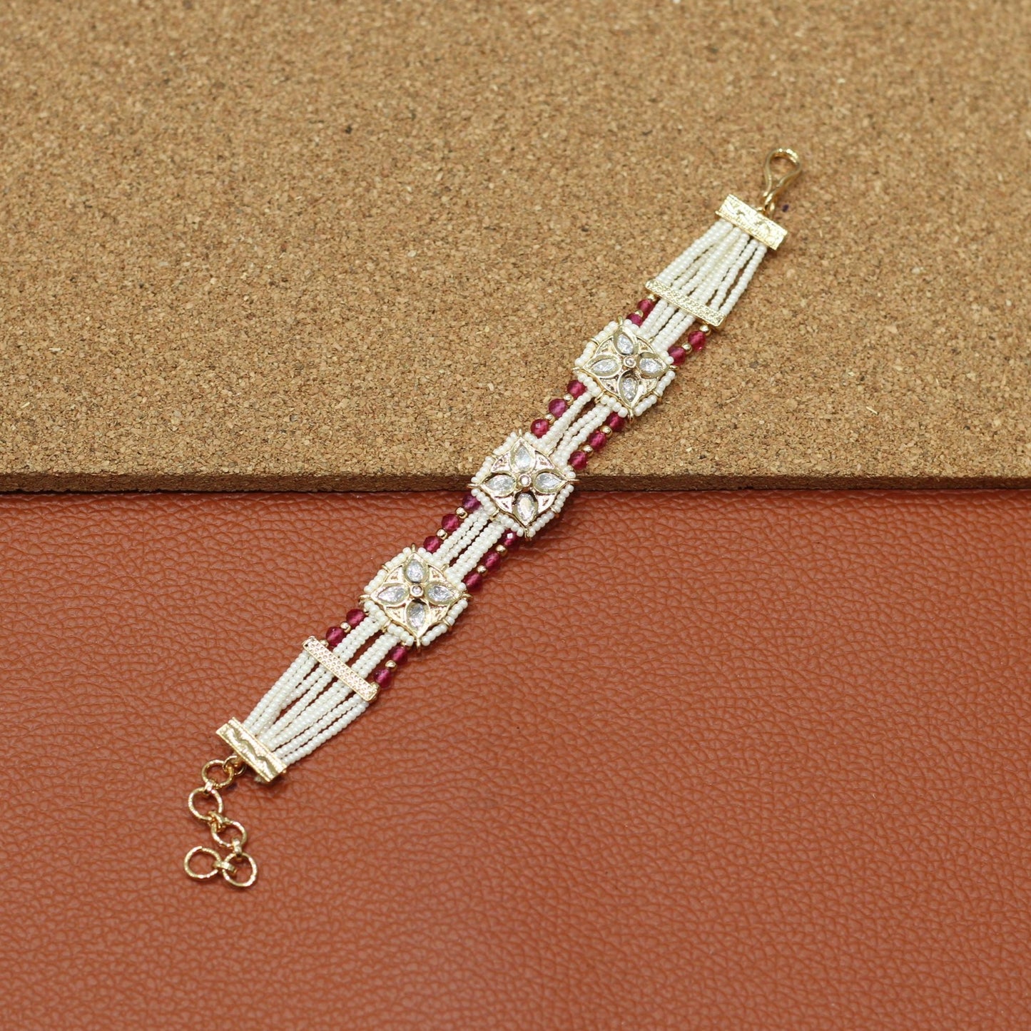 BRACELET