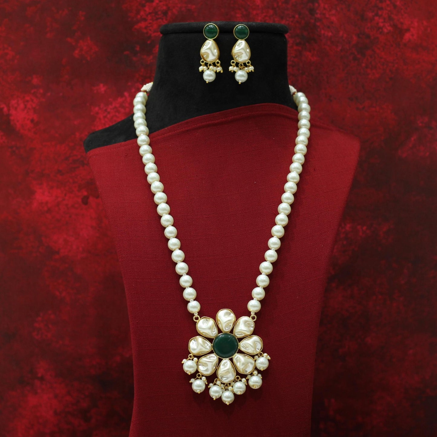 MOTI NECKLACE