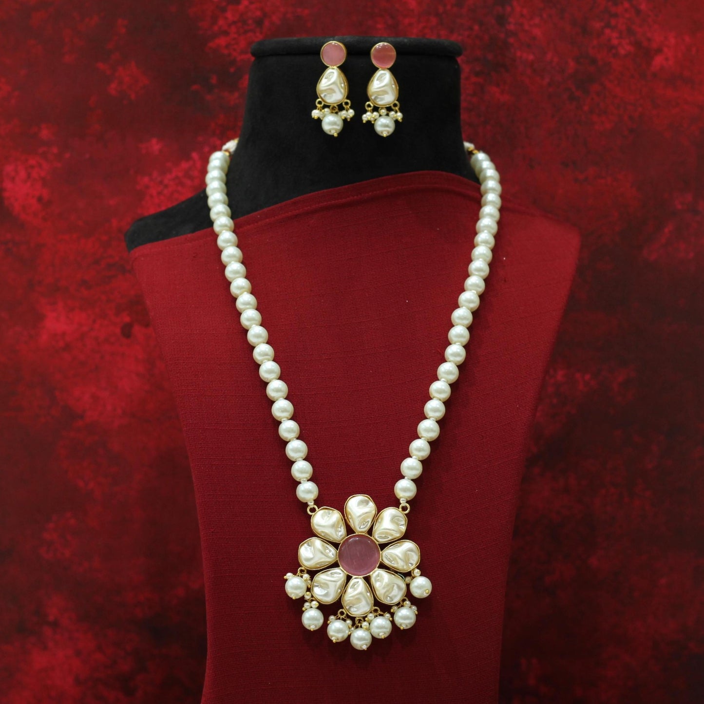 MOTI NECKLACE