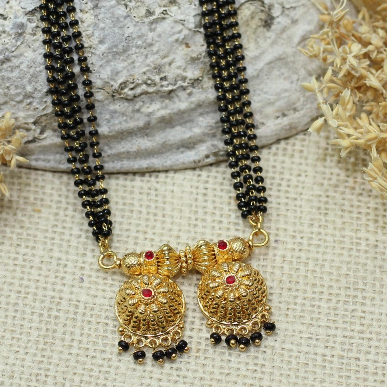 WATI MANGALSUTRA WITH 4 LAYER MALA