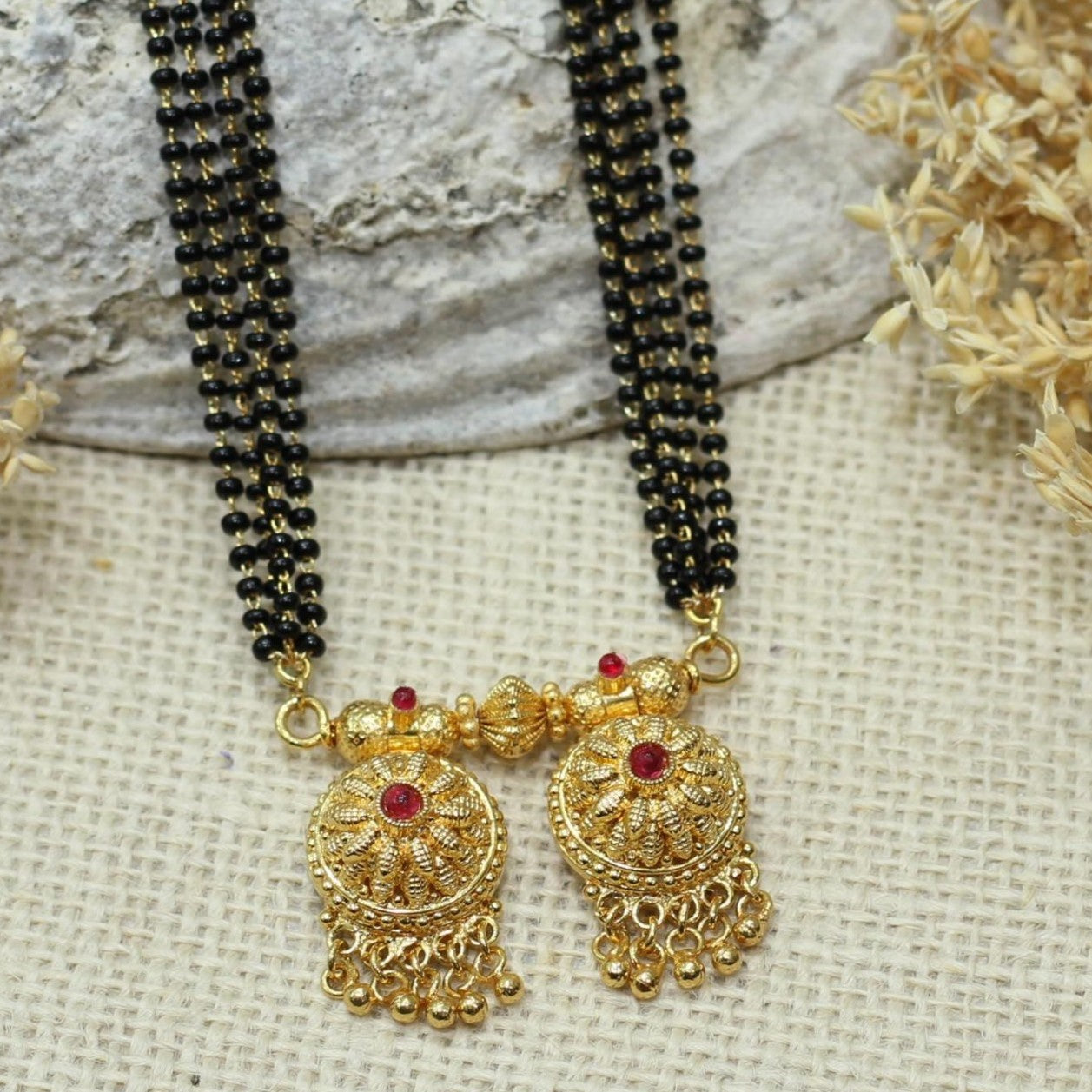 WATI MANGALSUTRA WITH 4 LAYER MALA