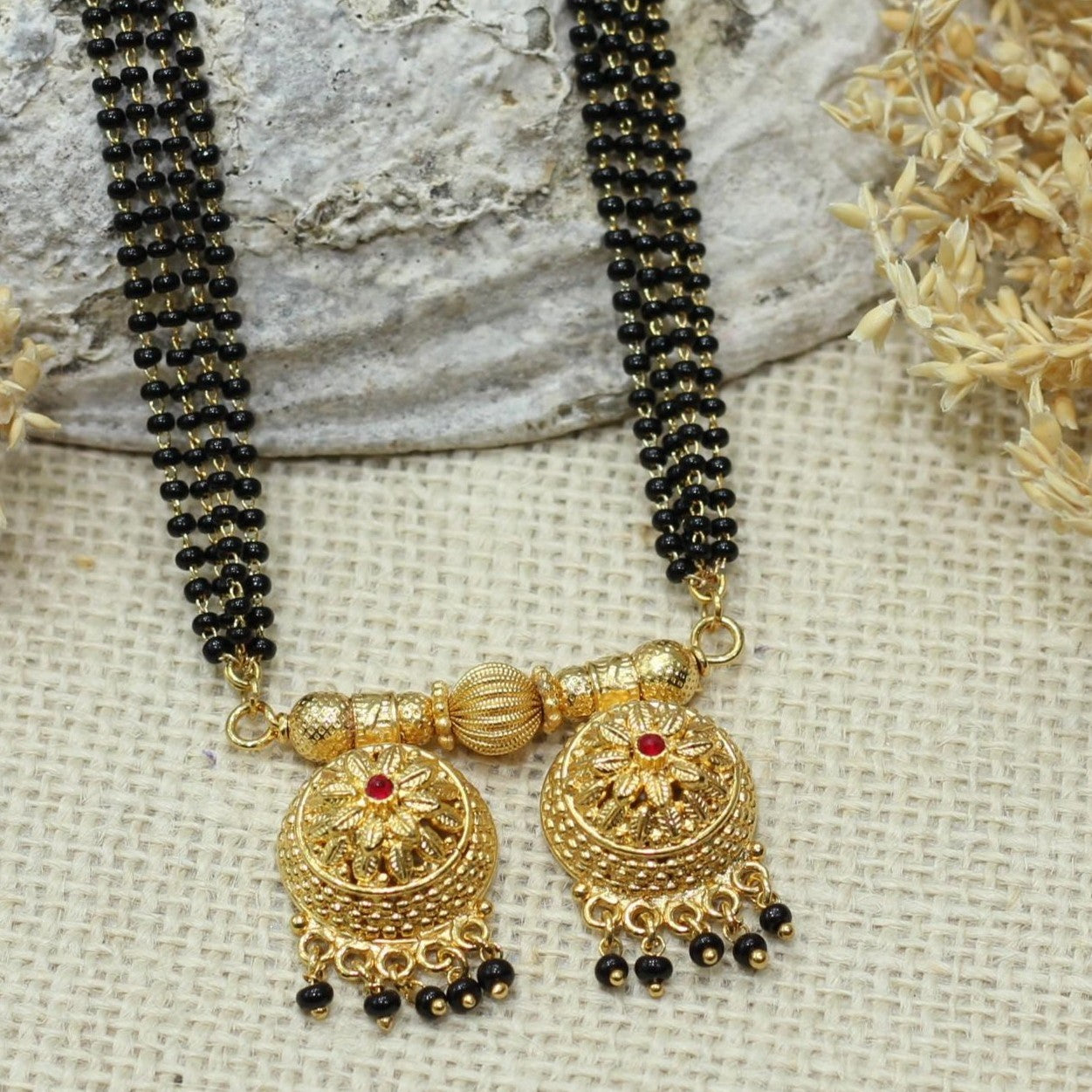 WATI MANGALSUTRA WITH 4 LAYER MALA
