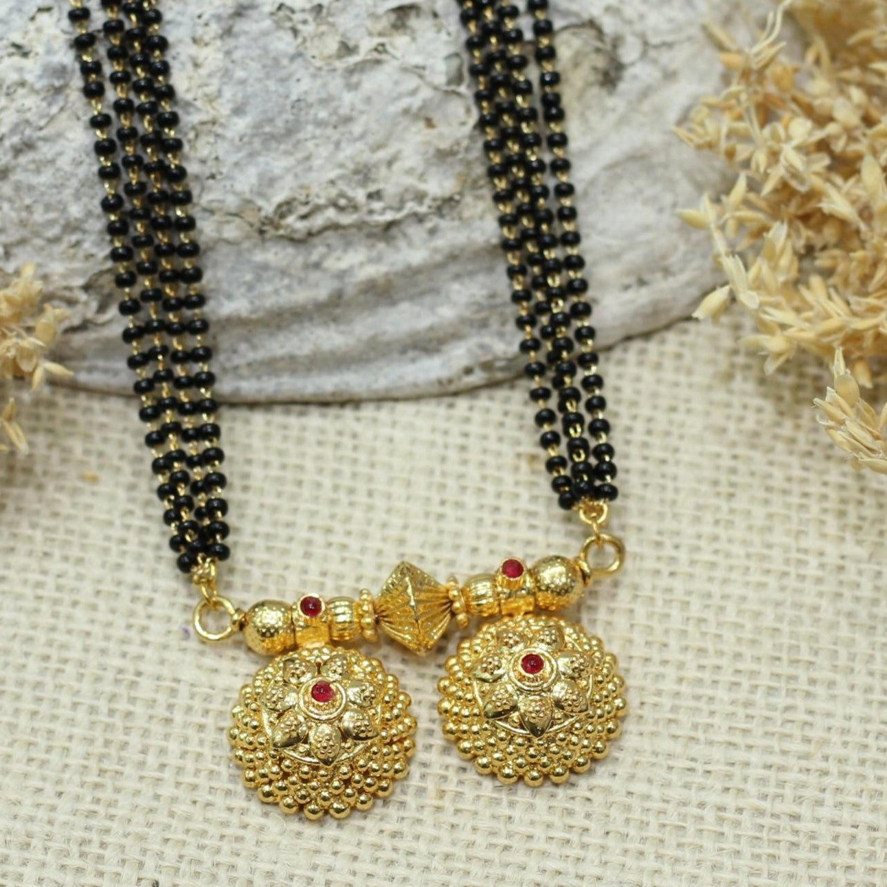 WATI MANGALSUTRA WITH 4 LAYER MALA