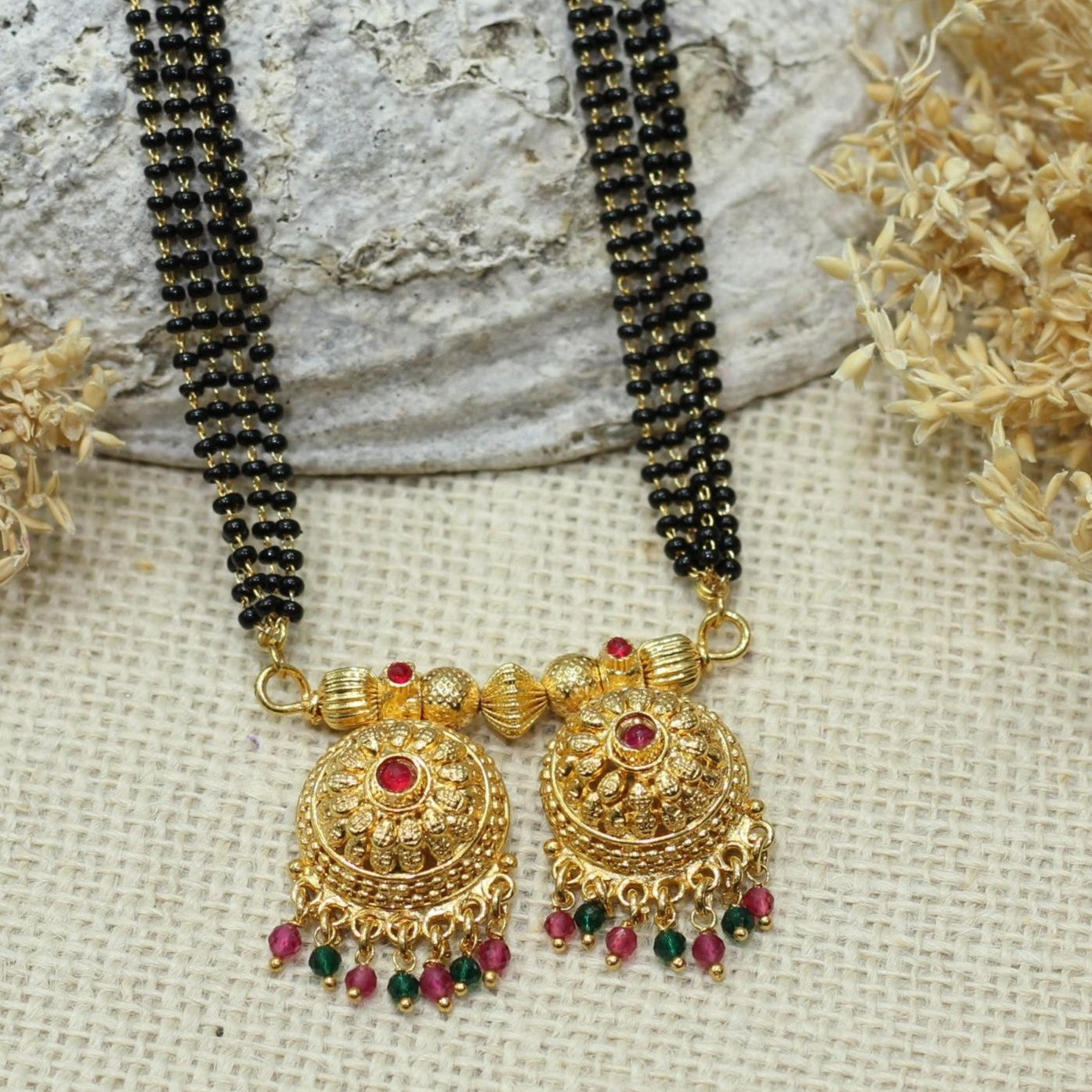WATI MANGALSUTRA WITH 4 LAYER MALA