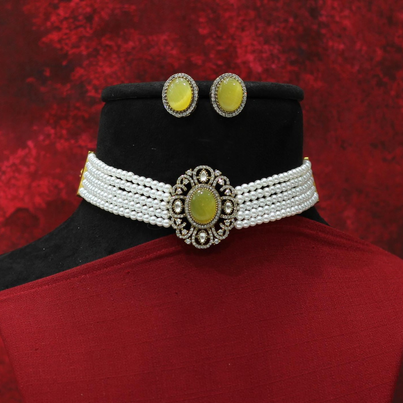 MOTI CHOKAR SET