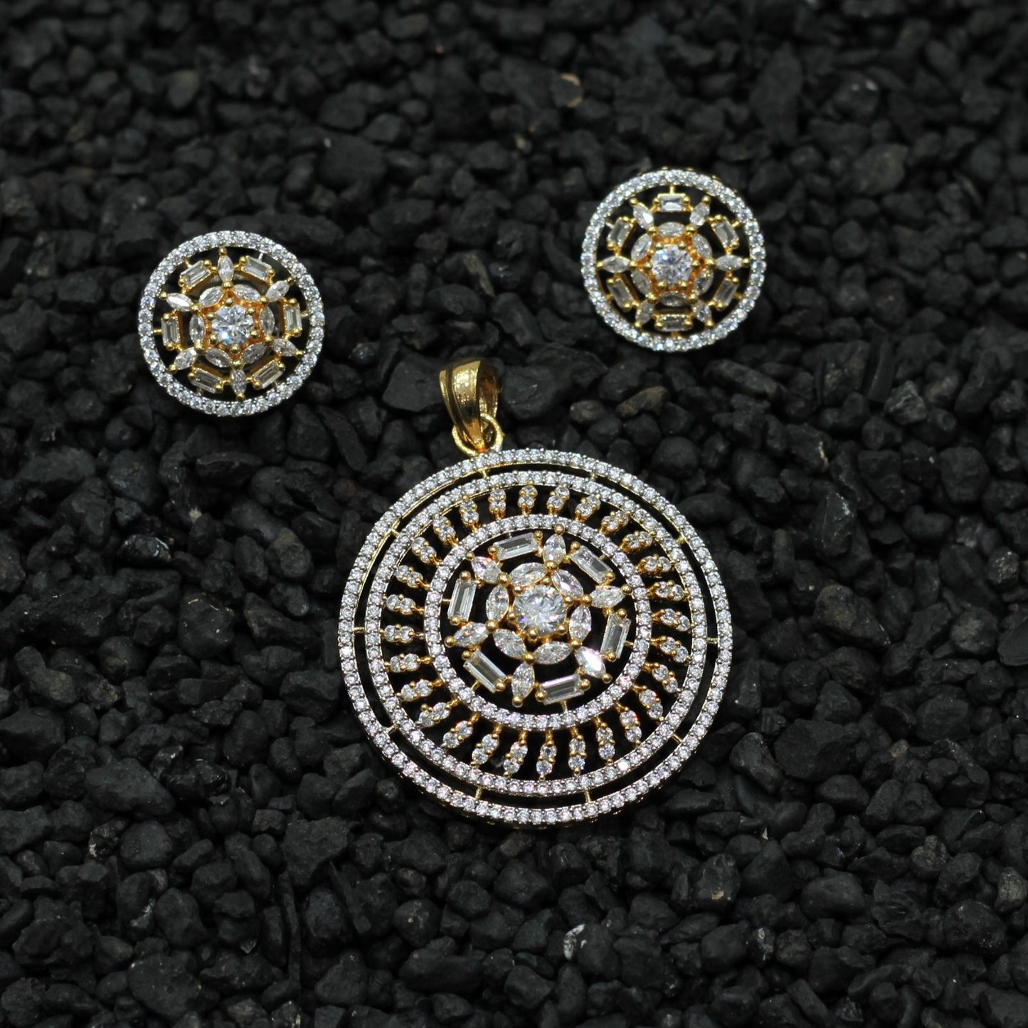 AD PENDENT SET