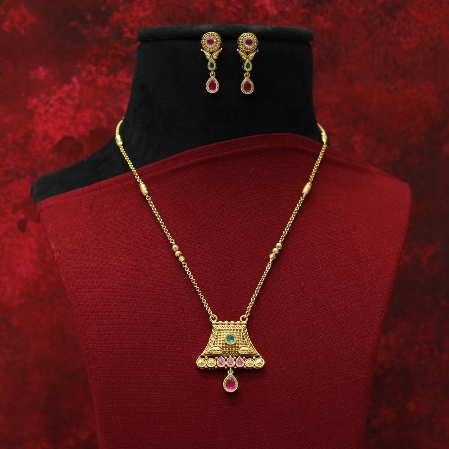 RAJWADI MATT PENDENT NECKLACE