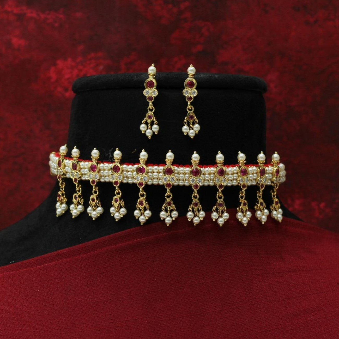 MOTI CHINCHPETI NECKLACE