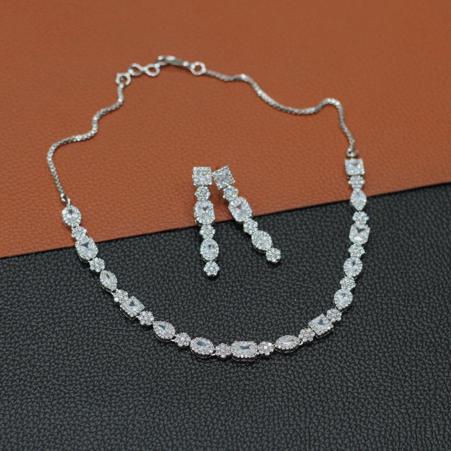 AD NECKLACE SET