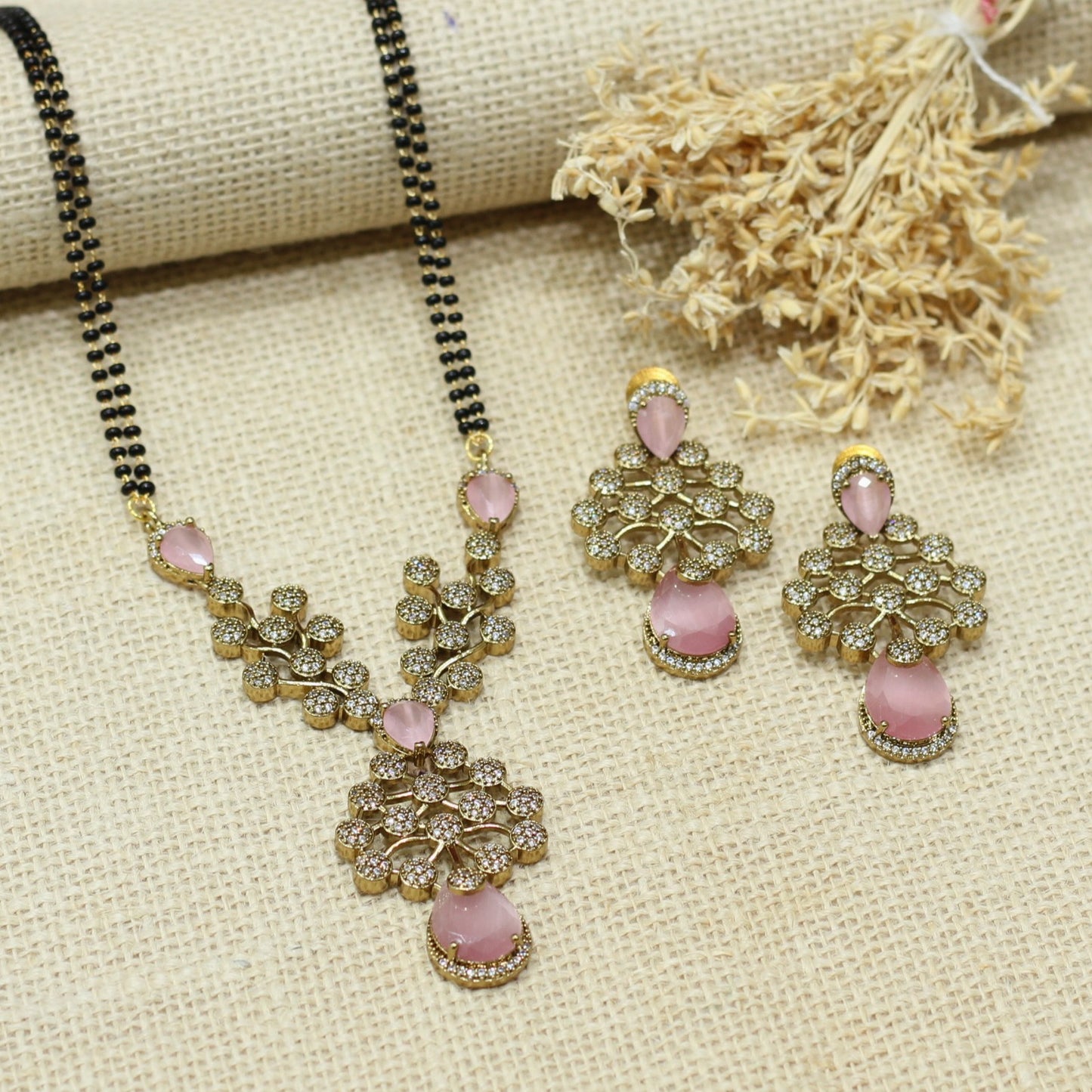 VICTORIEN MANGALSUTRA