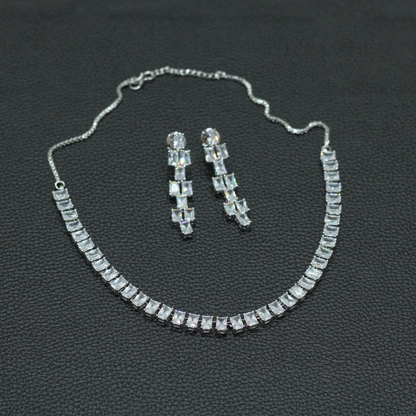 AD NECKLACE SET