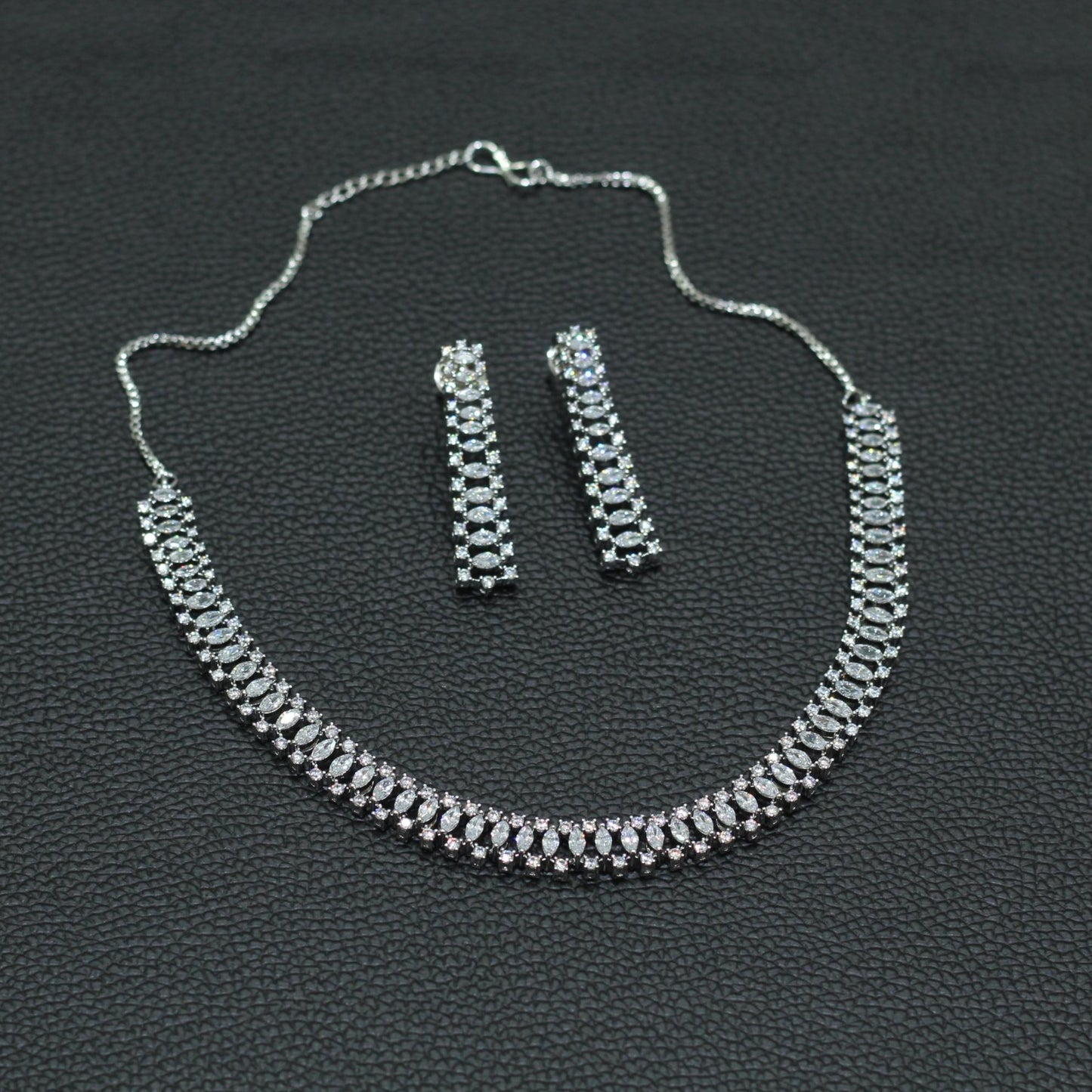 AD NECKLACE SET