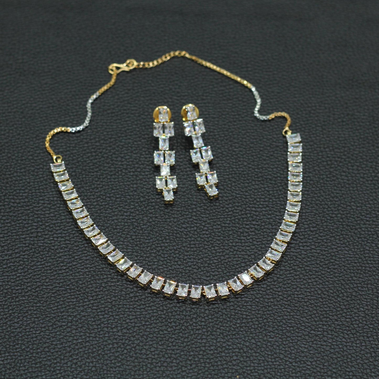 AD NECKLACE SET