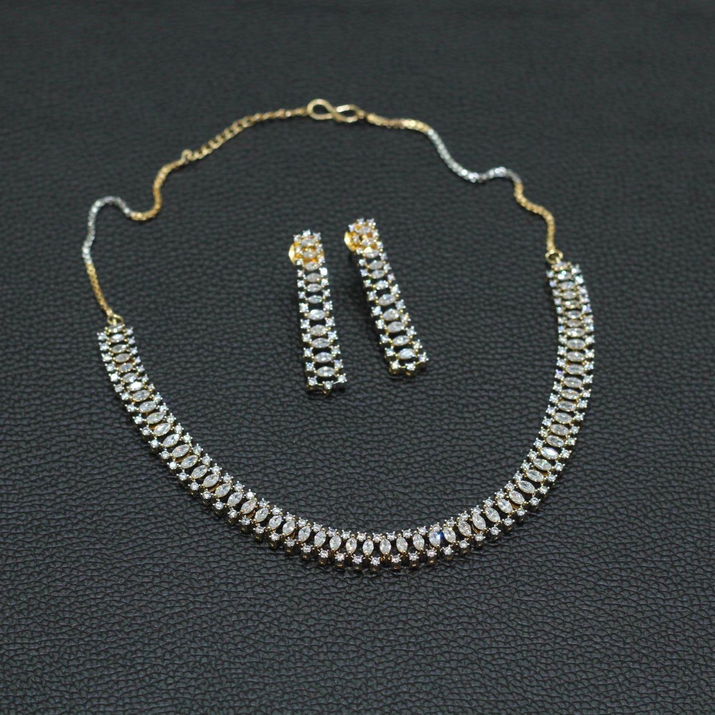 AD NECKLACE SET