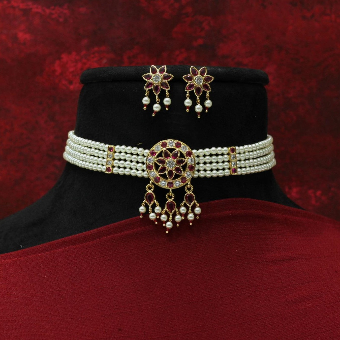 MOTI CHINCHPETI NECKLACE