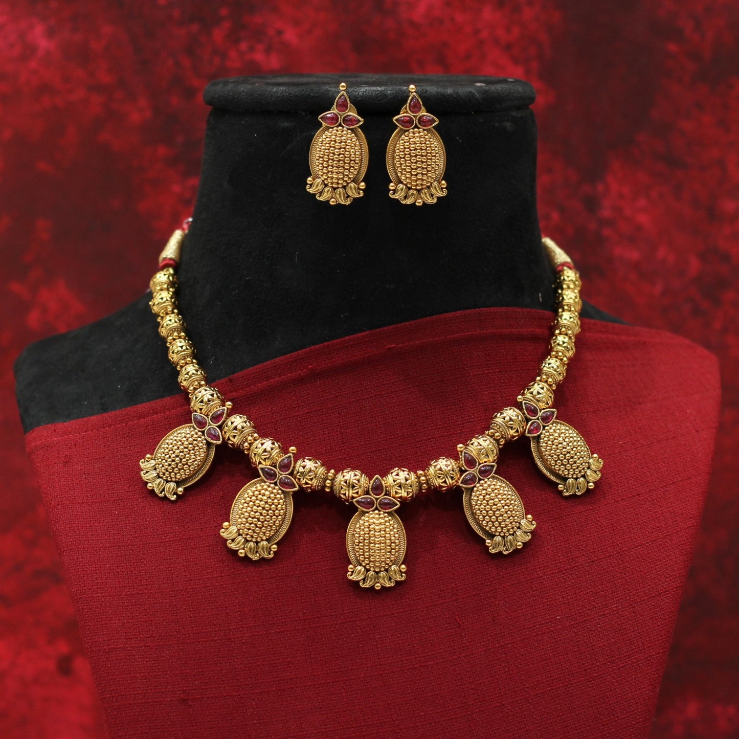 MATT NECKLACE SET