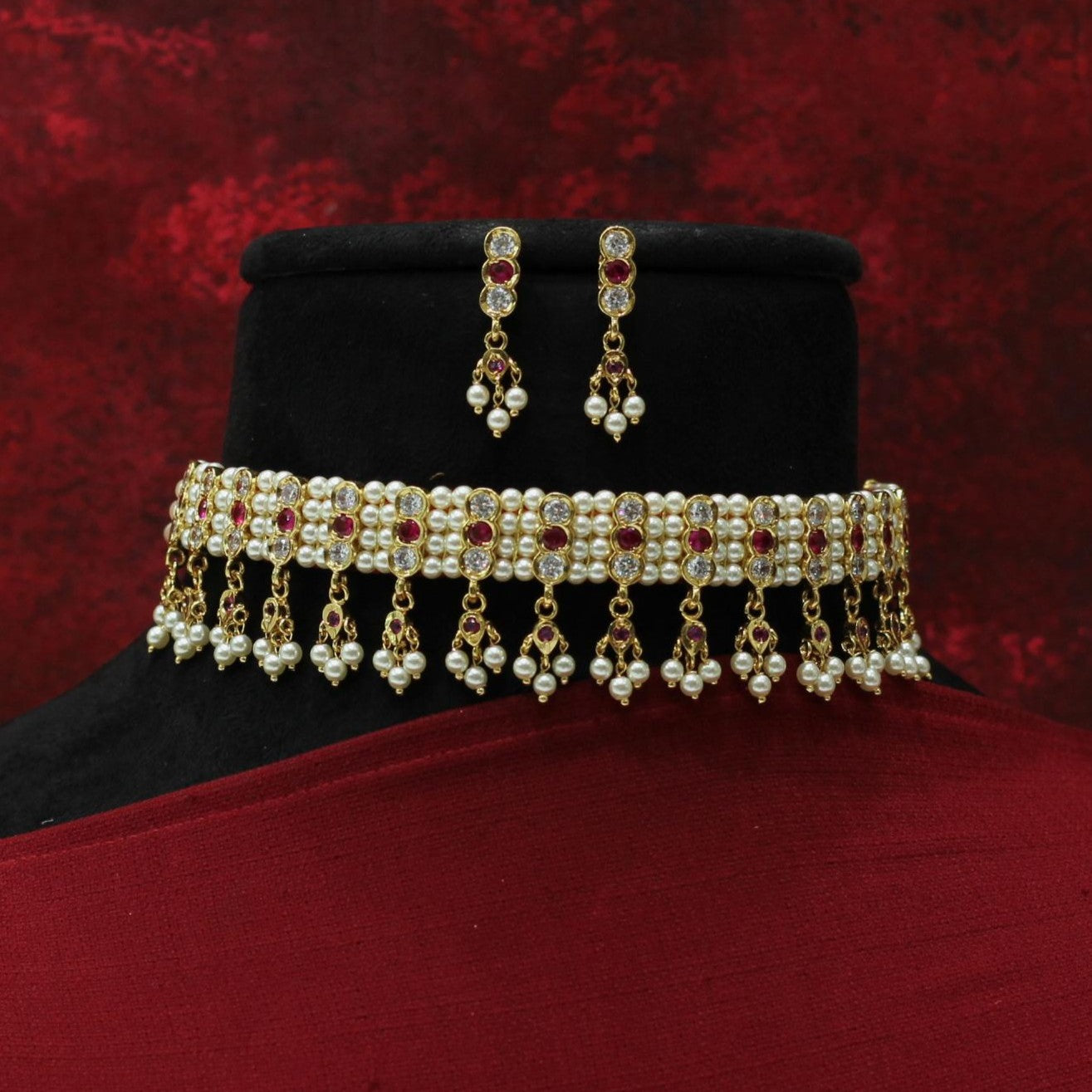 MOTI CHINCHPETI NECKLACE