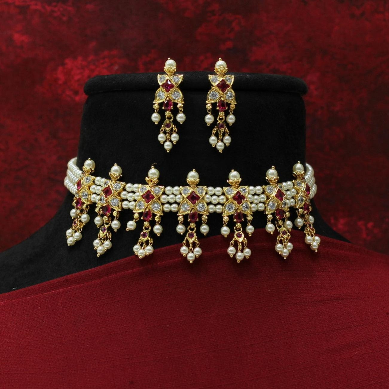 MOTI CHINCHPETI NECKLACE
