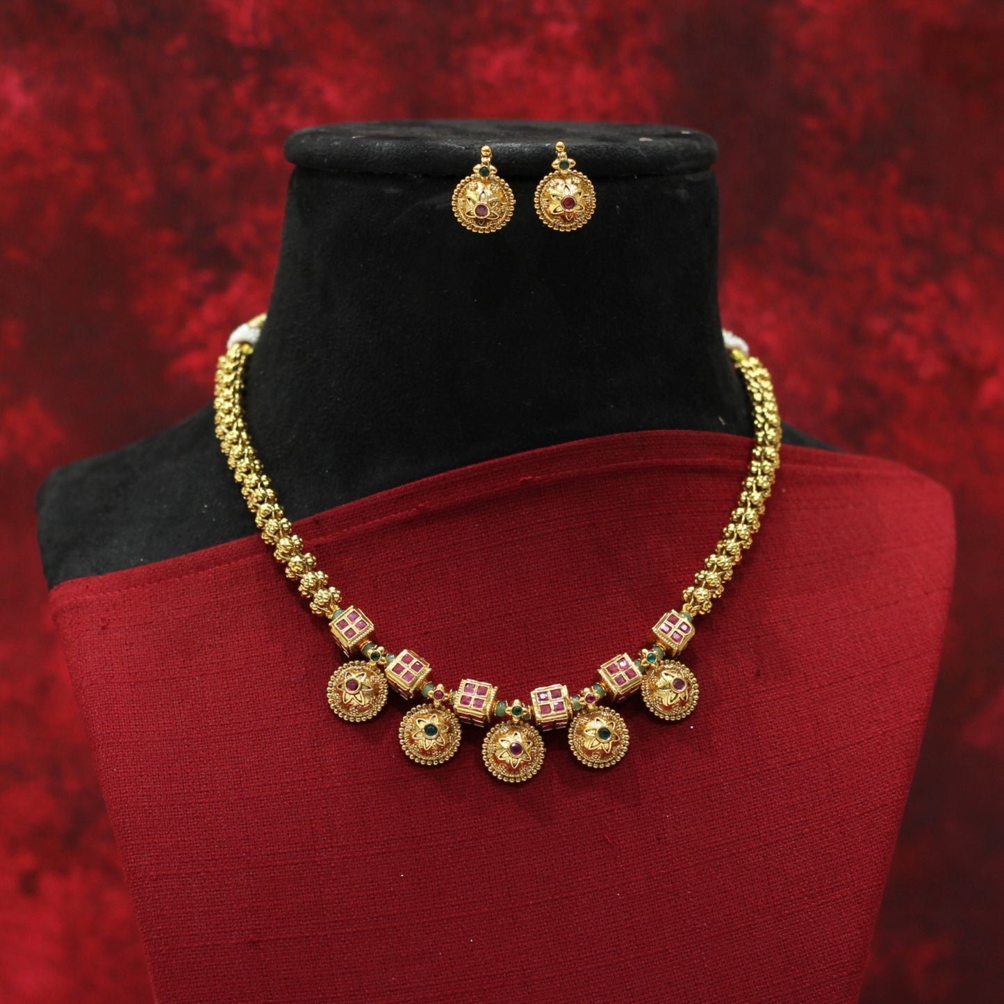 ANTIQUE NECKLACE SET