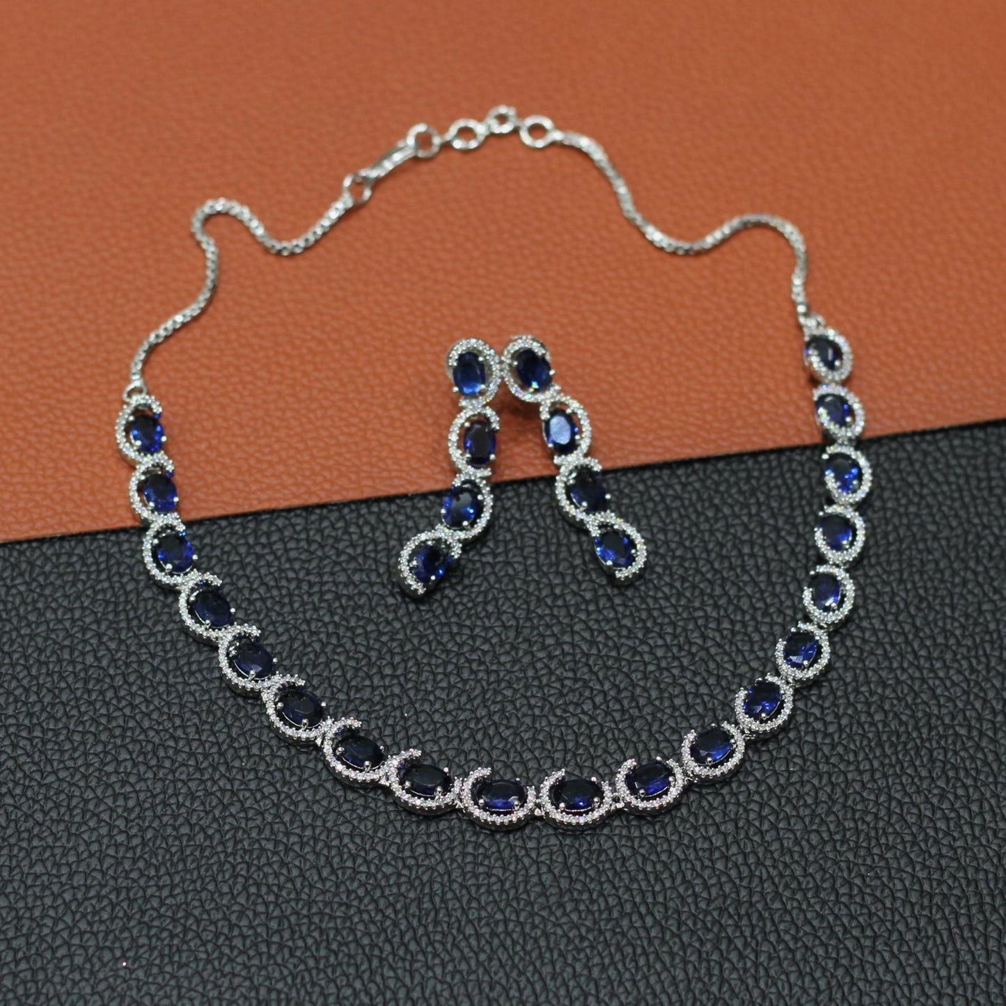 AD NECKLACE SET