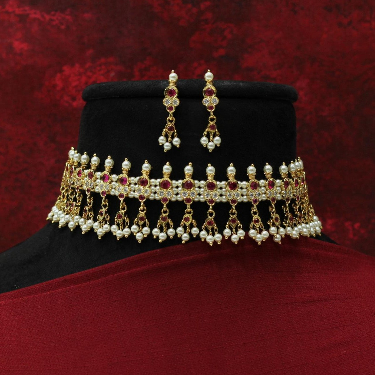 MOTI CHINCHPETI NECKLACE