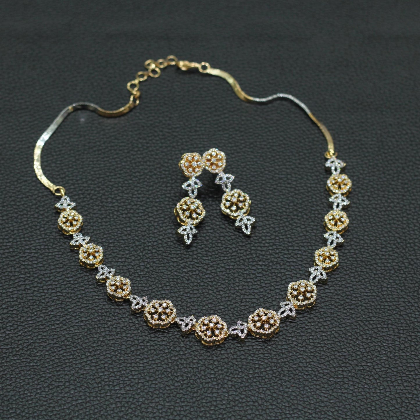 AD NECKLACE SET
