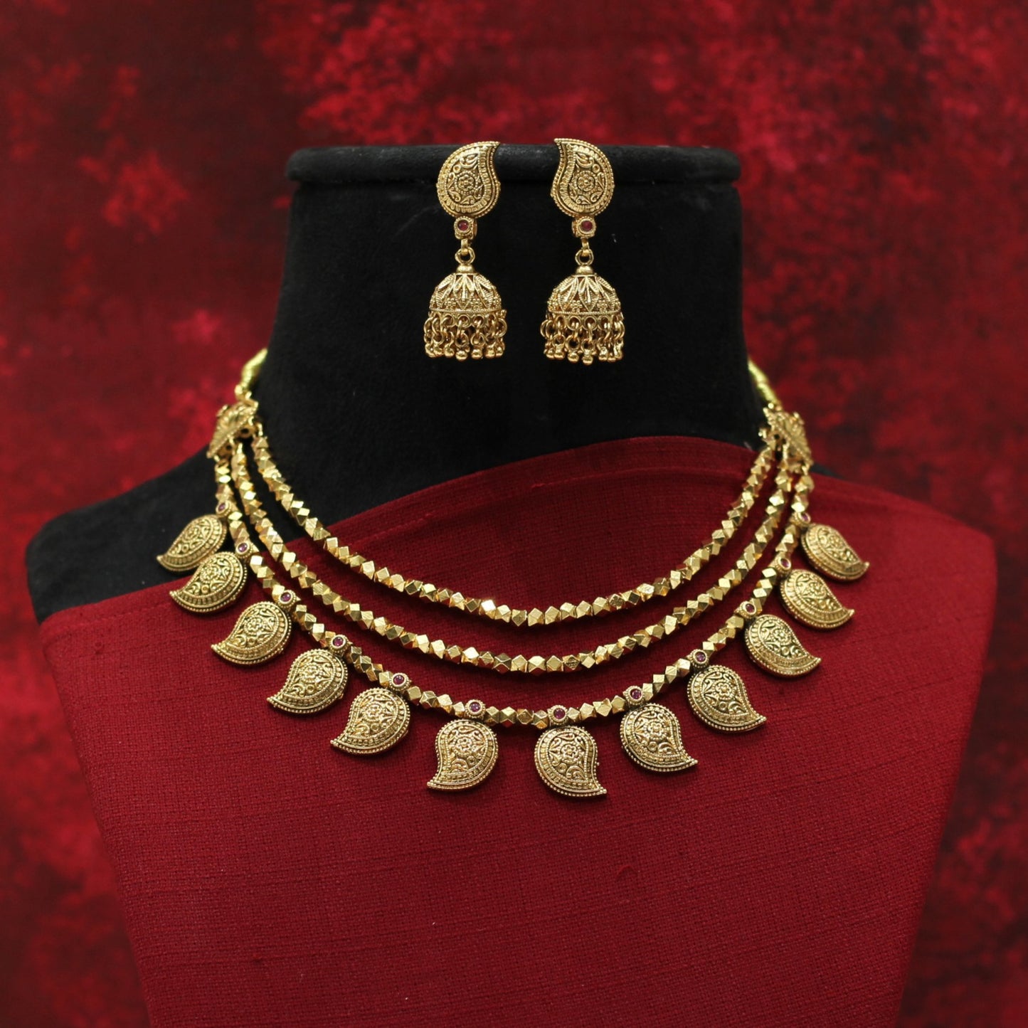 ASHTAPAILU NECKLACE SET
