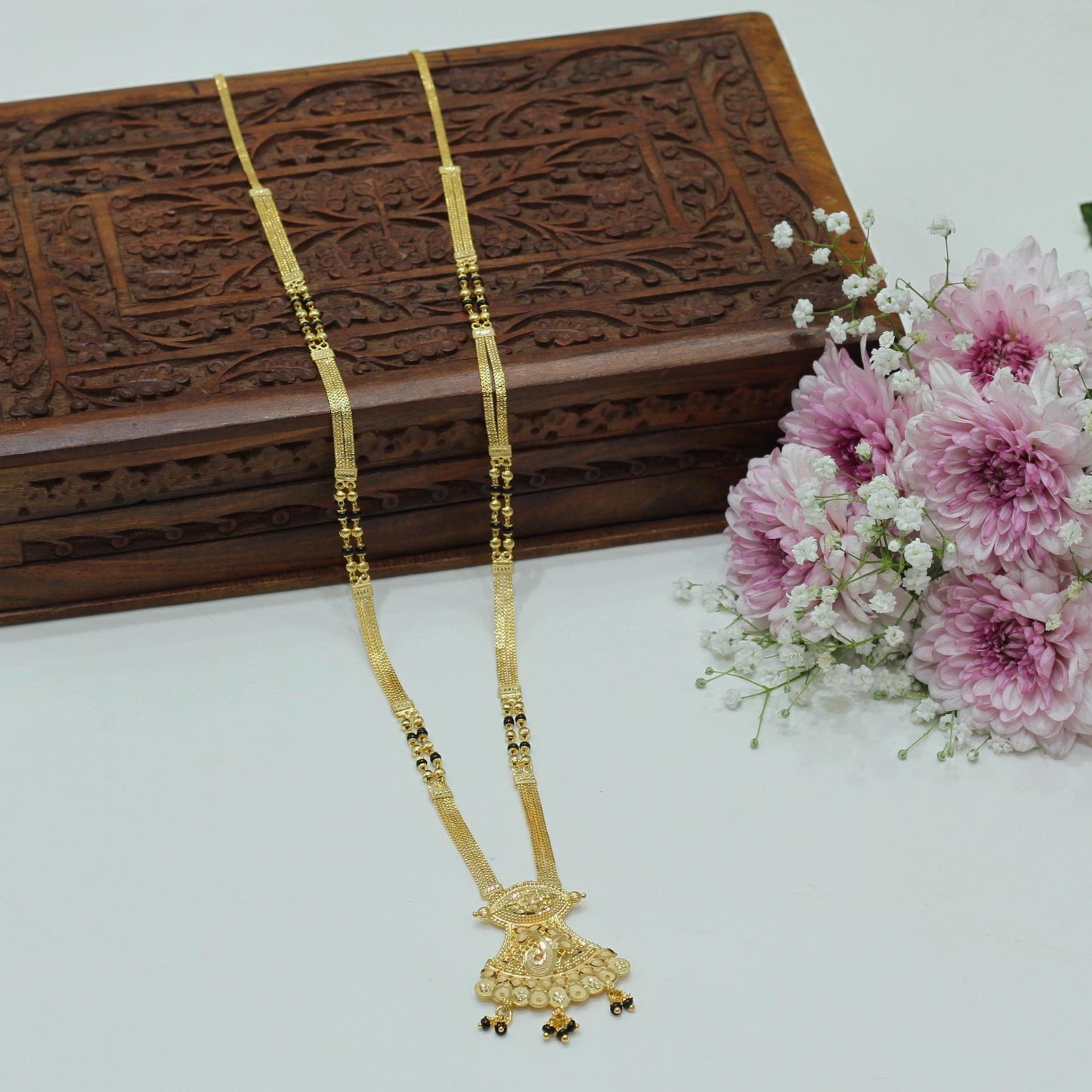 FORMING MANGALSUTRA