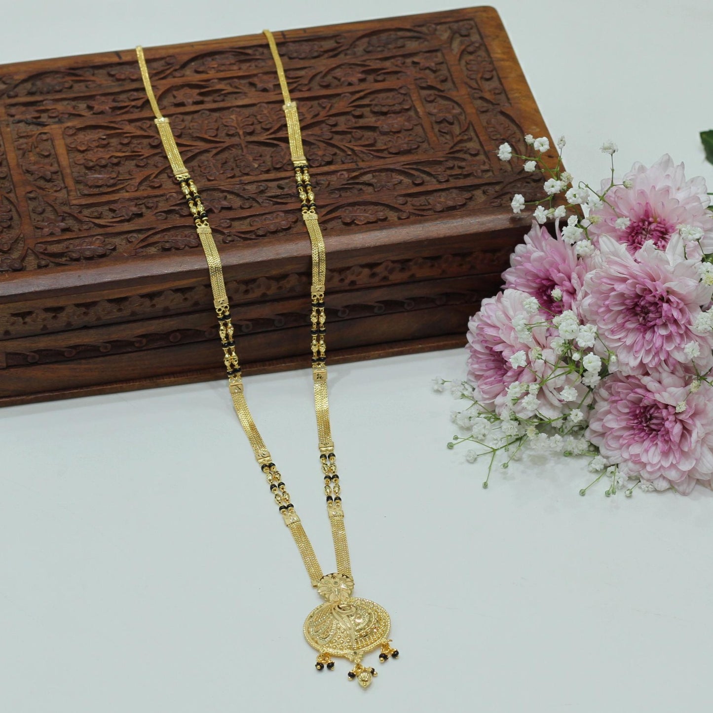 FORMING MANGALSUTRA