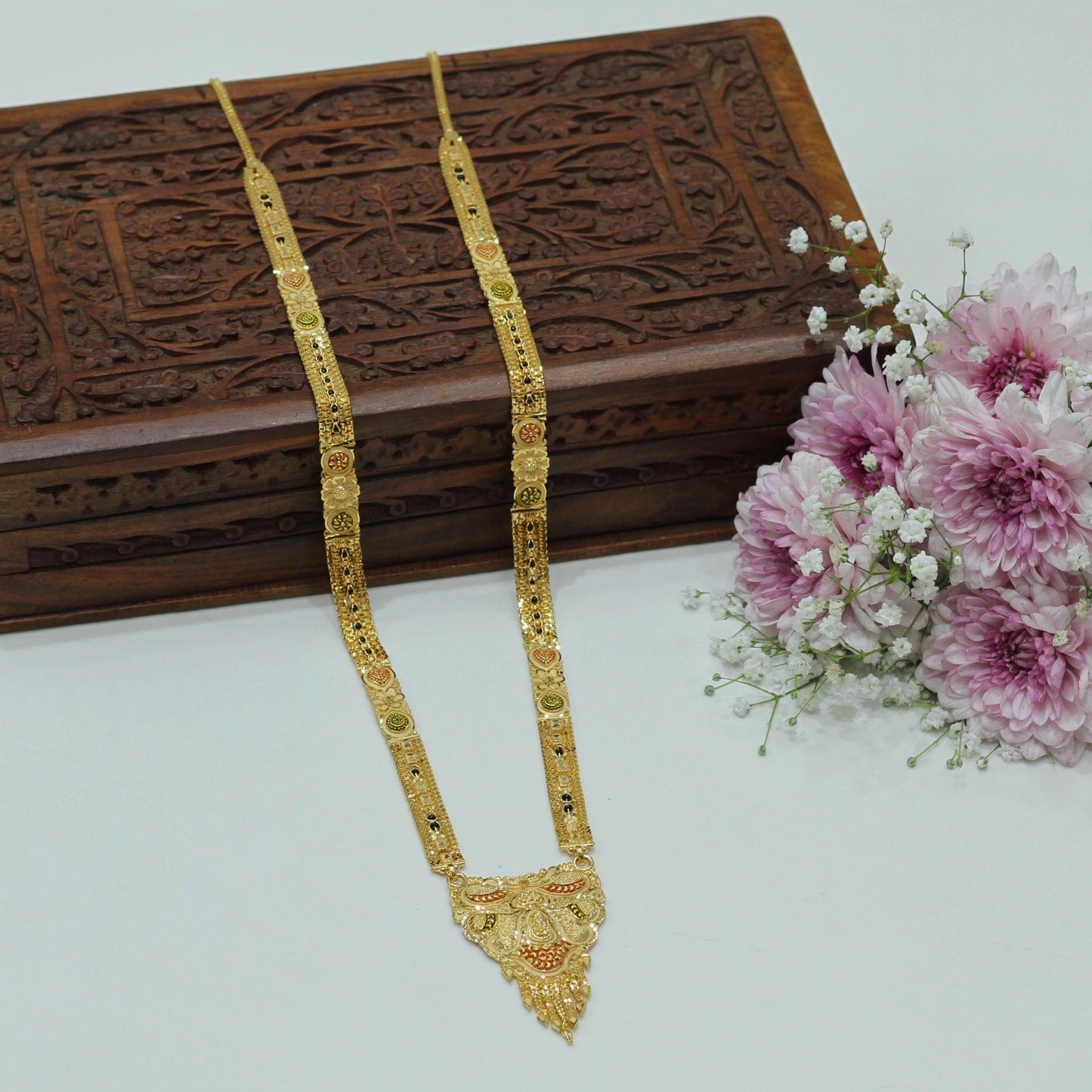 FORMING MANGALSUTRA