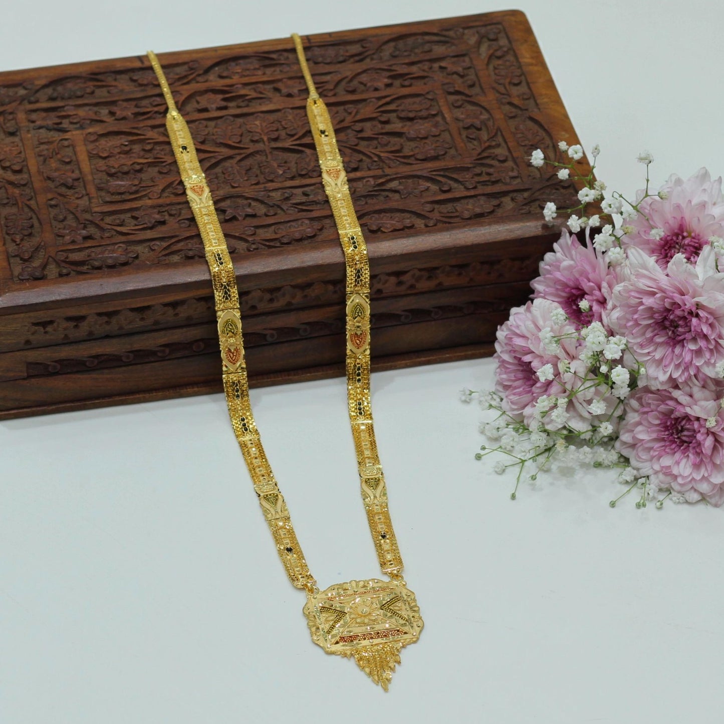 FORMING MANGALSUTRA