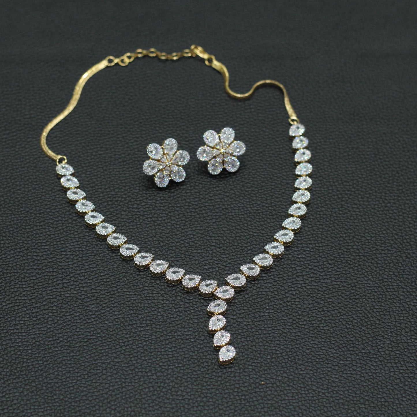 AD NECKLACE SET