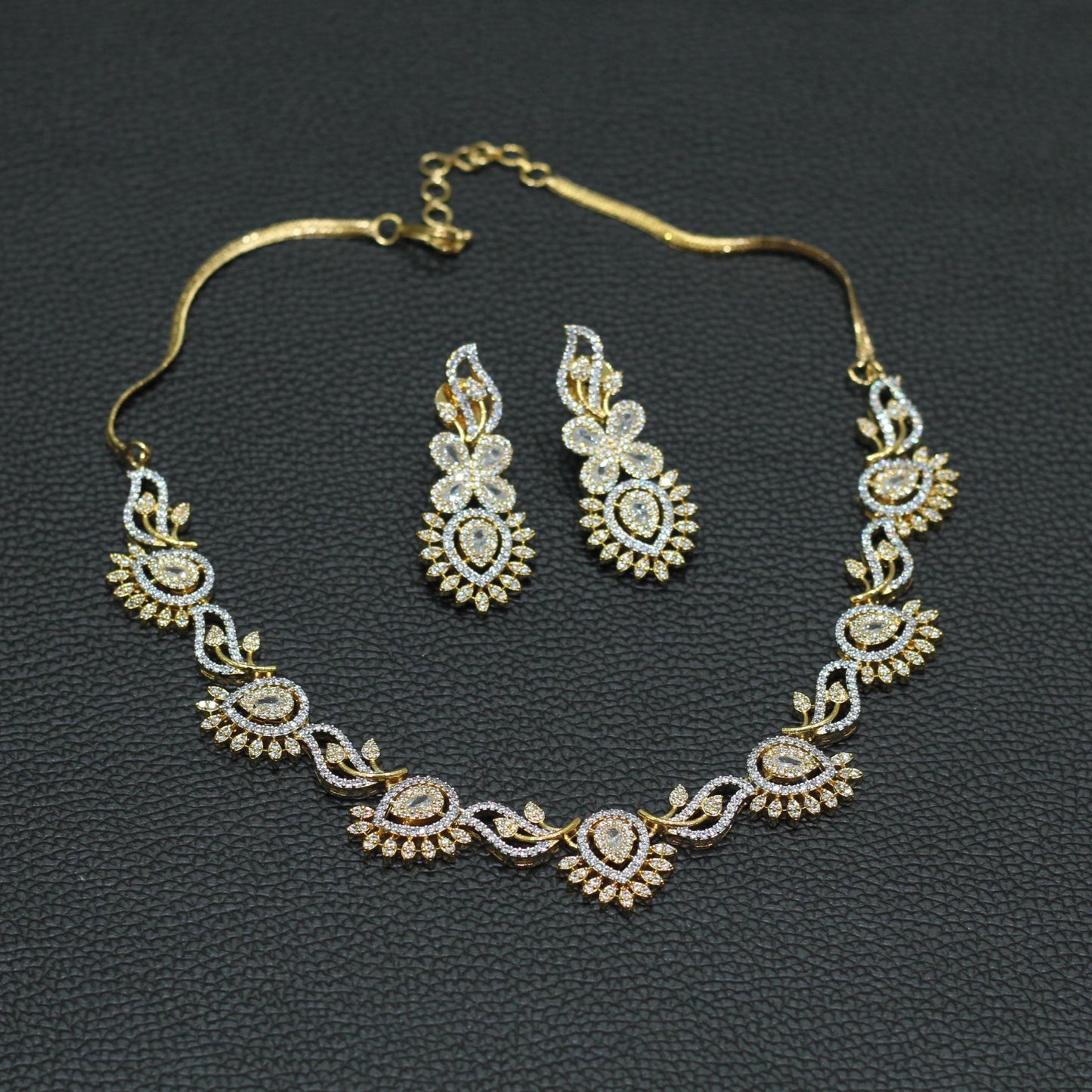 AD NECKLACE SET