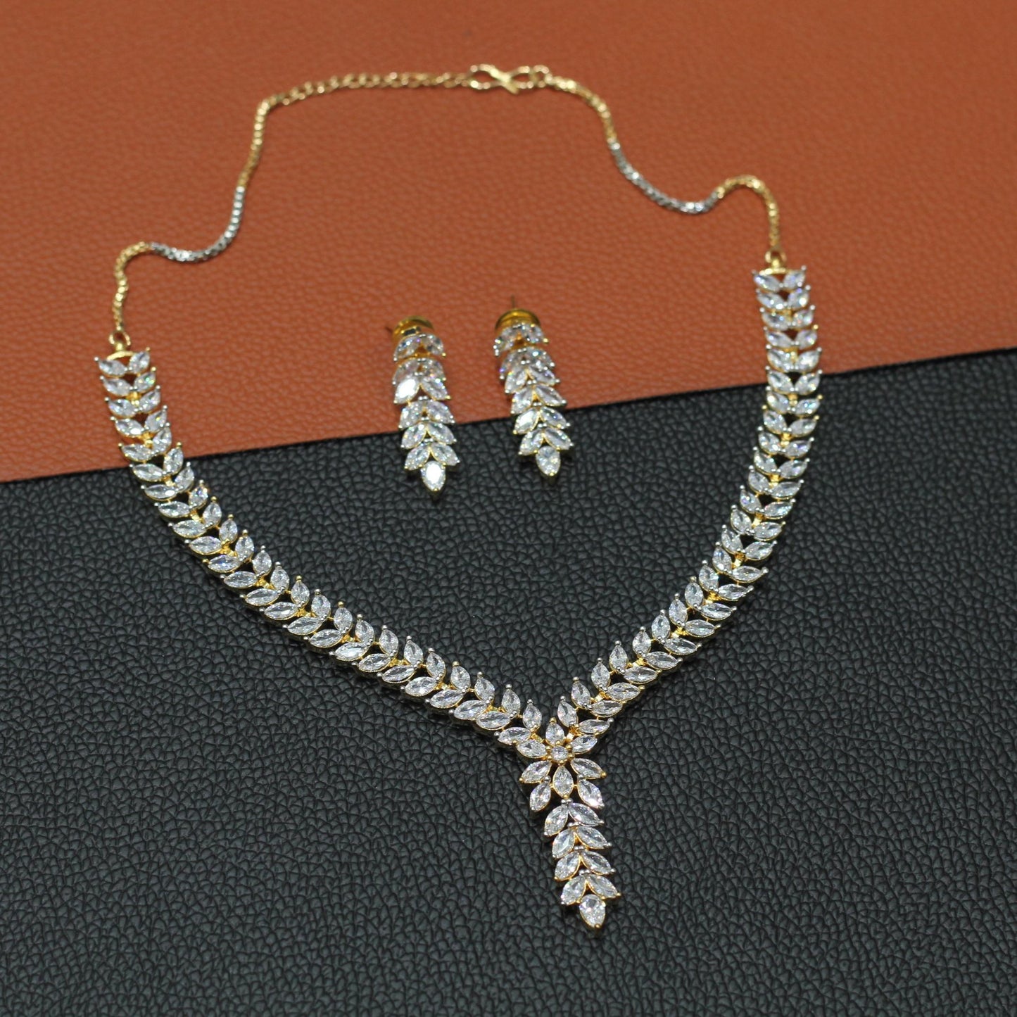 AD NECKLACE SET