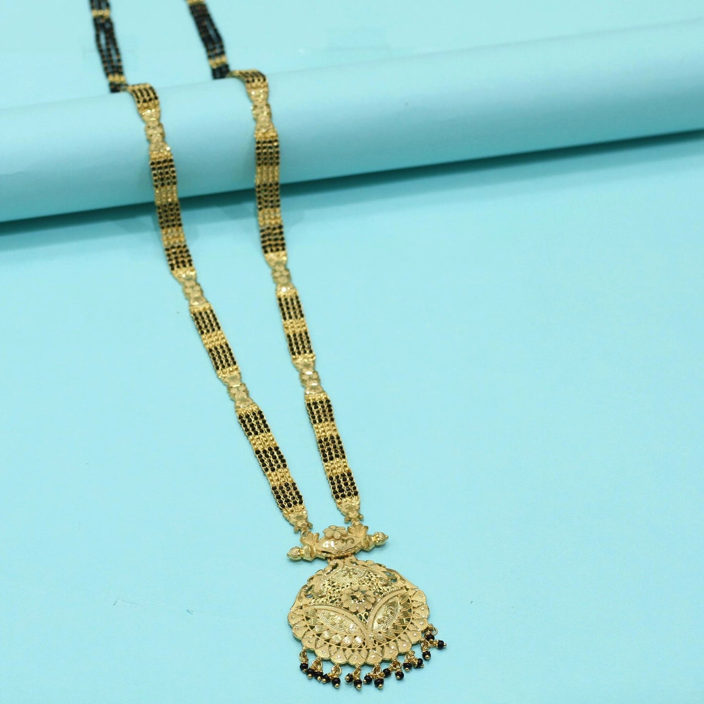 FORMING MANGALSUTRA