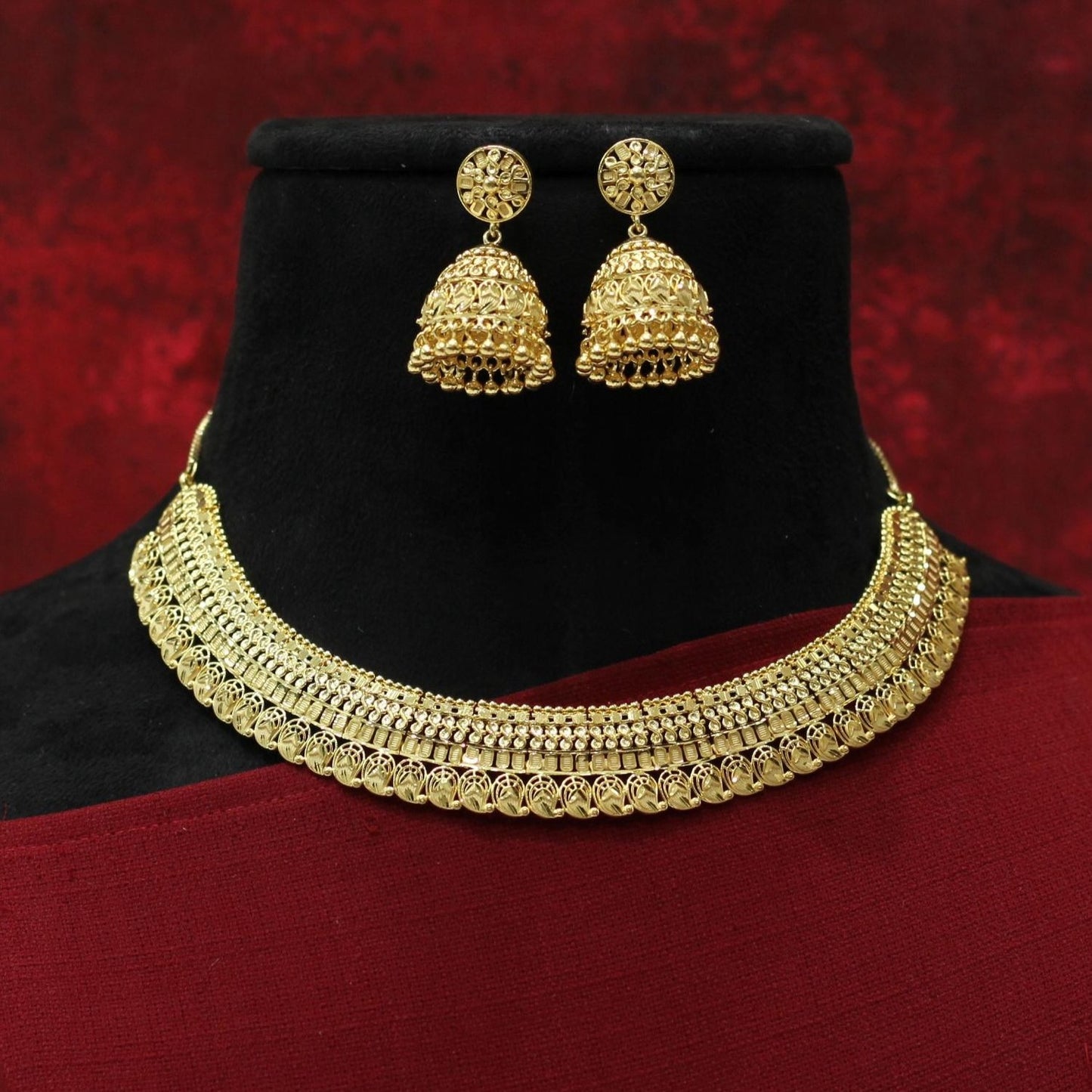 FORMING NECKLACE