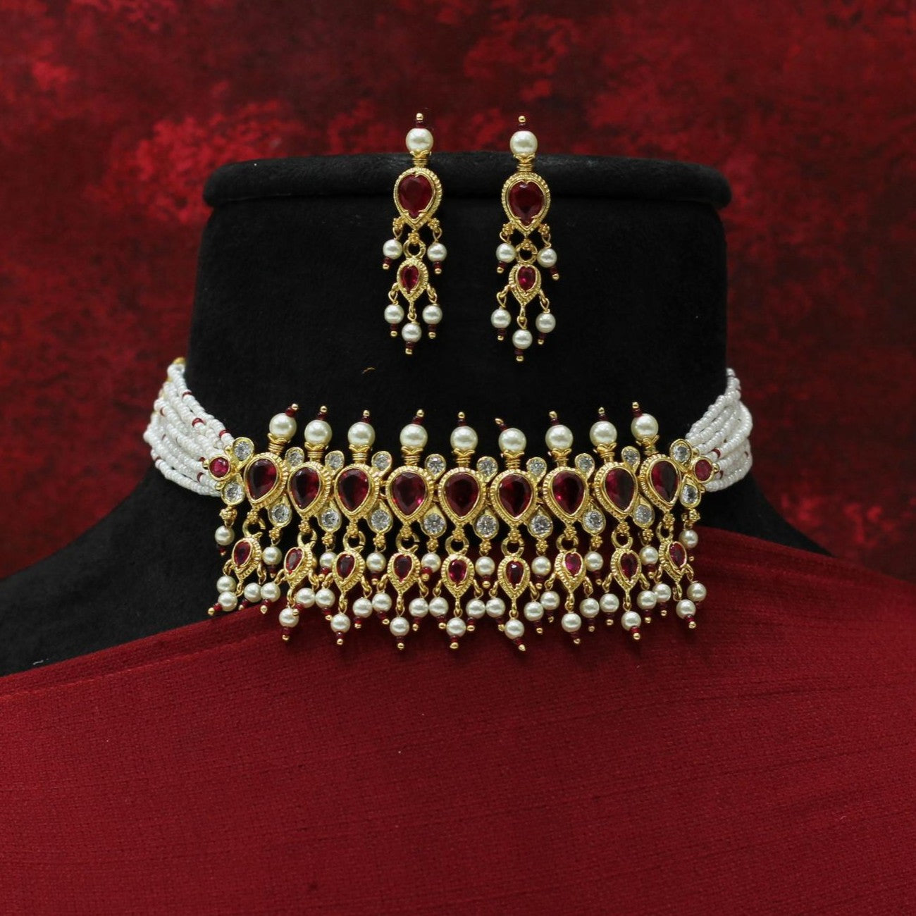 MOTI CHINCHPETI NECKLACE