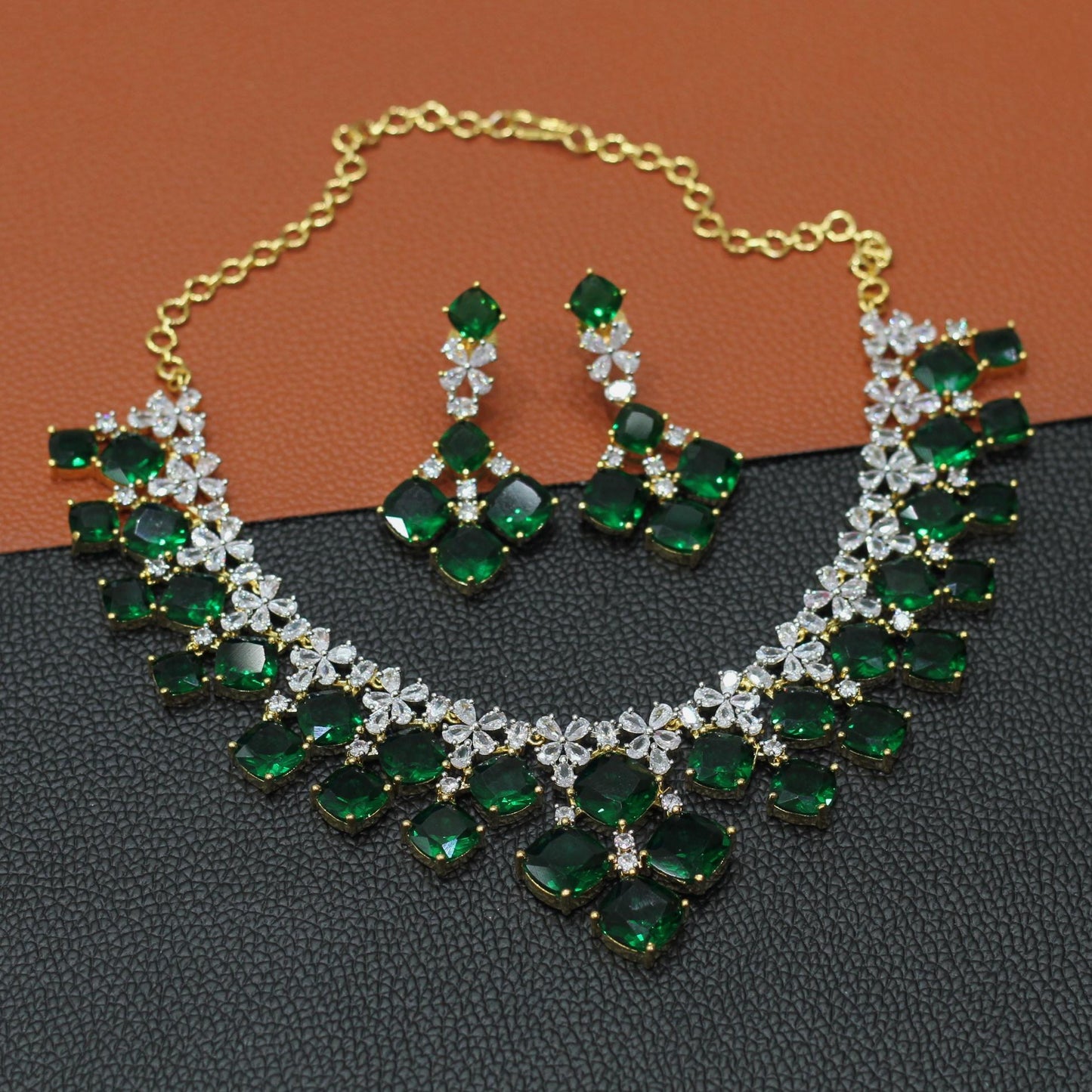 AD NECKLACE SET