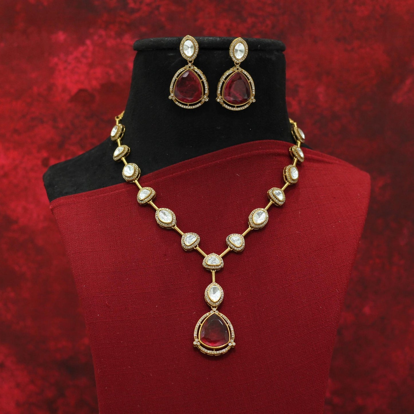 VILANDI KUNDAN NECKLACE SET
