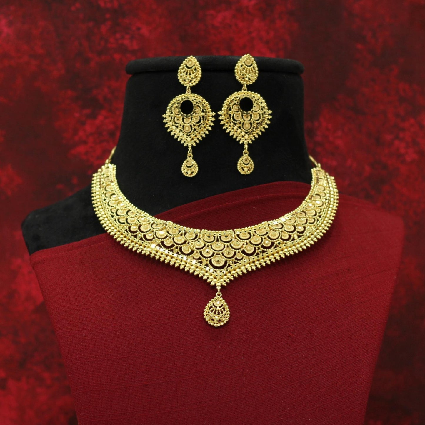FORMING NECKLACE SET