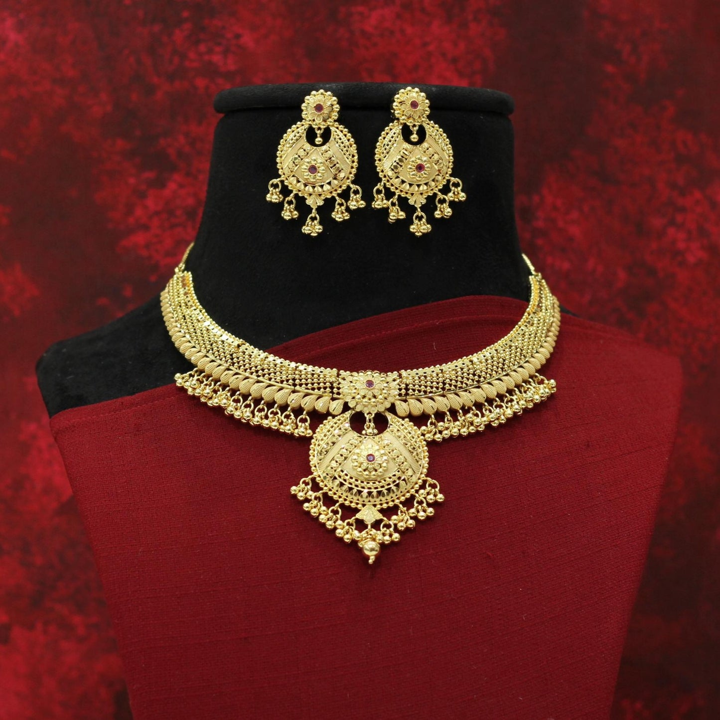 FORMING NECKLACE SET