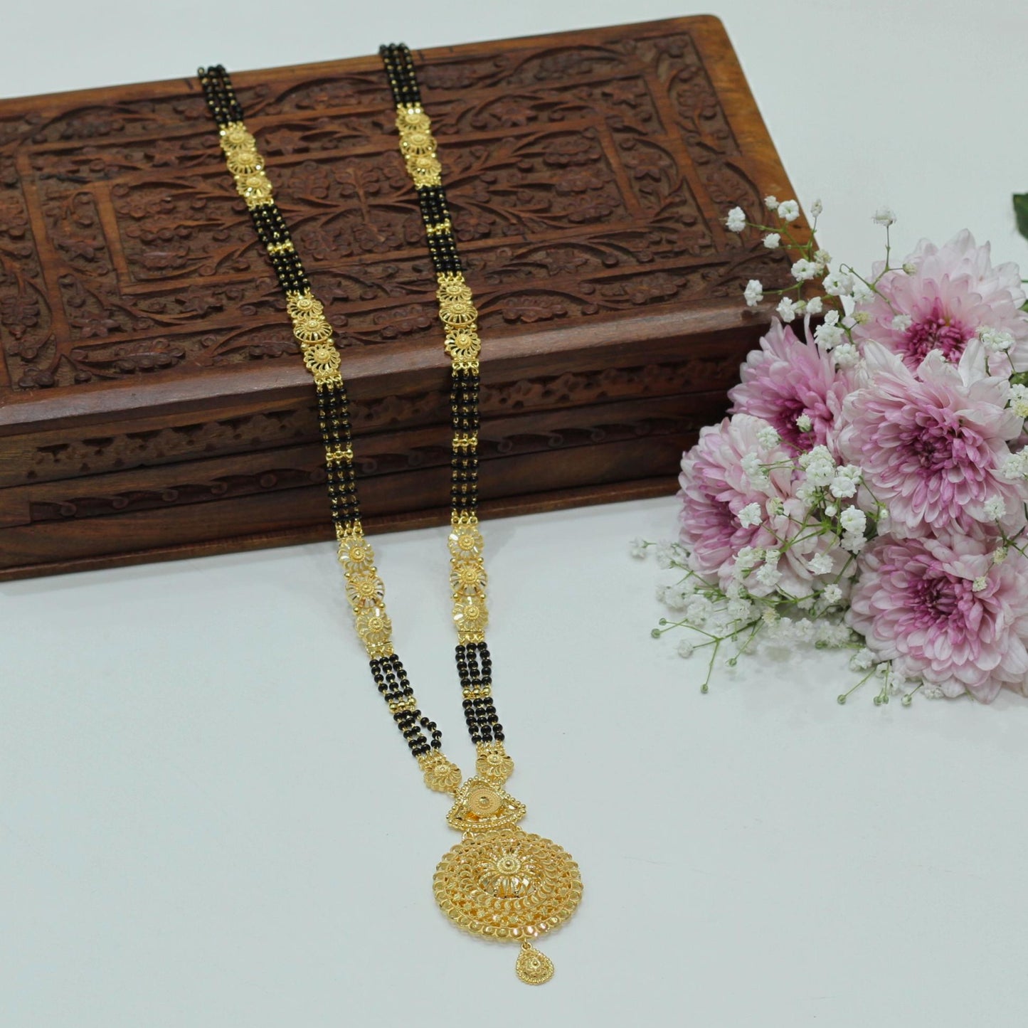 FORMING MANGALSUTRA