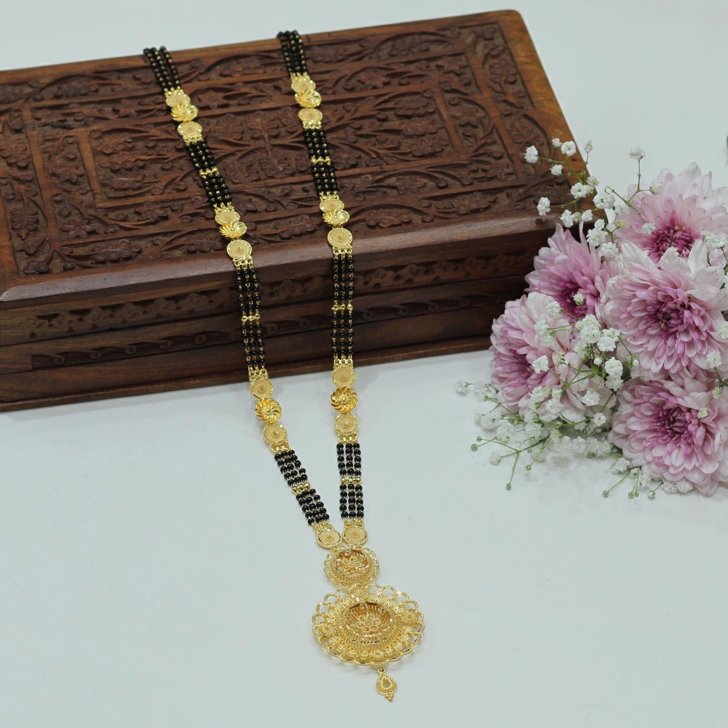FORMING MANGALSUTRA