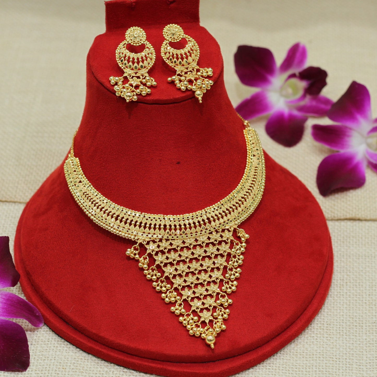 FORMING NECKLACE SET