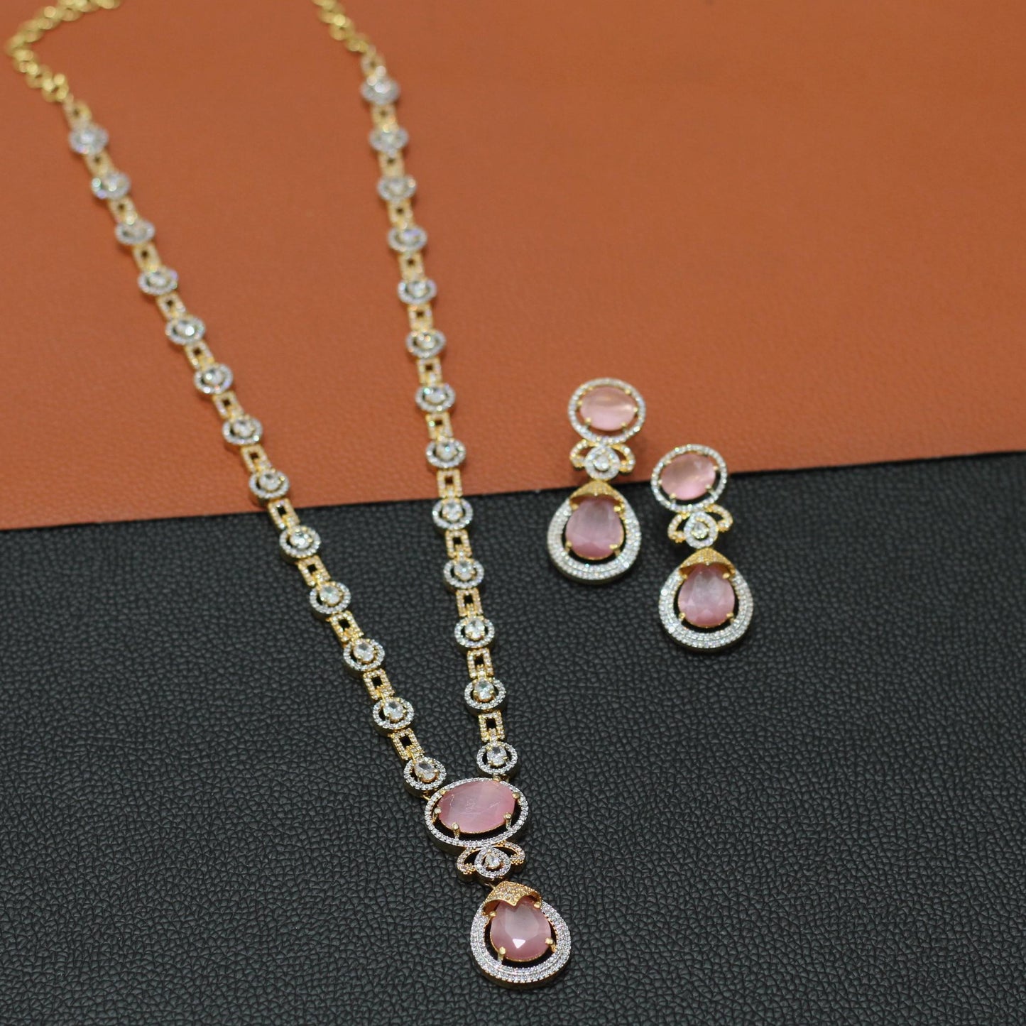 AD NECKLACE SET