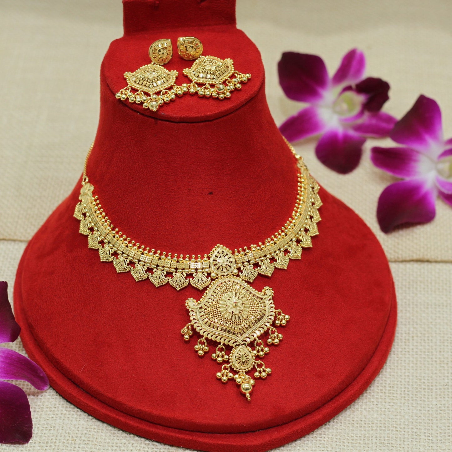 FORMING NECKLACE SET