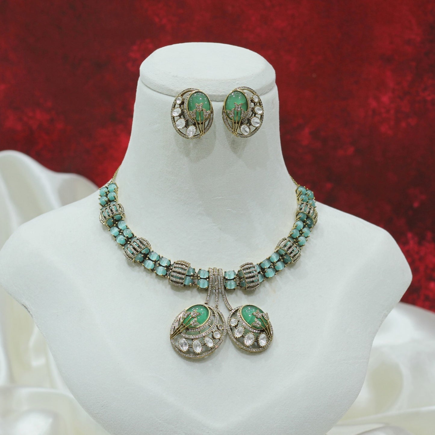 VILANDI KUNDAN NECKLACE SET
