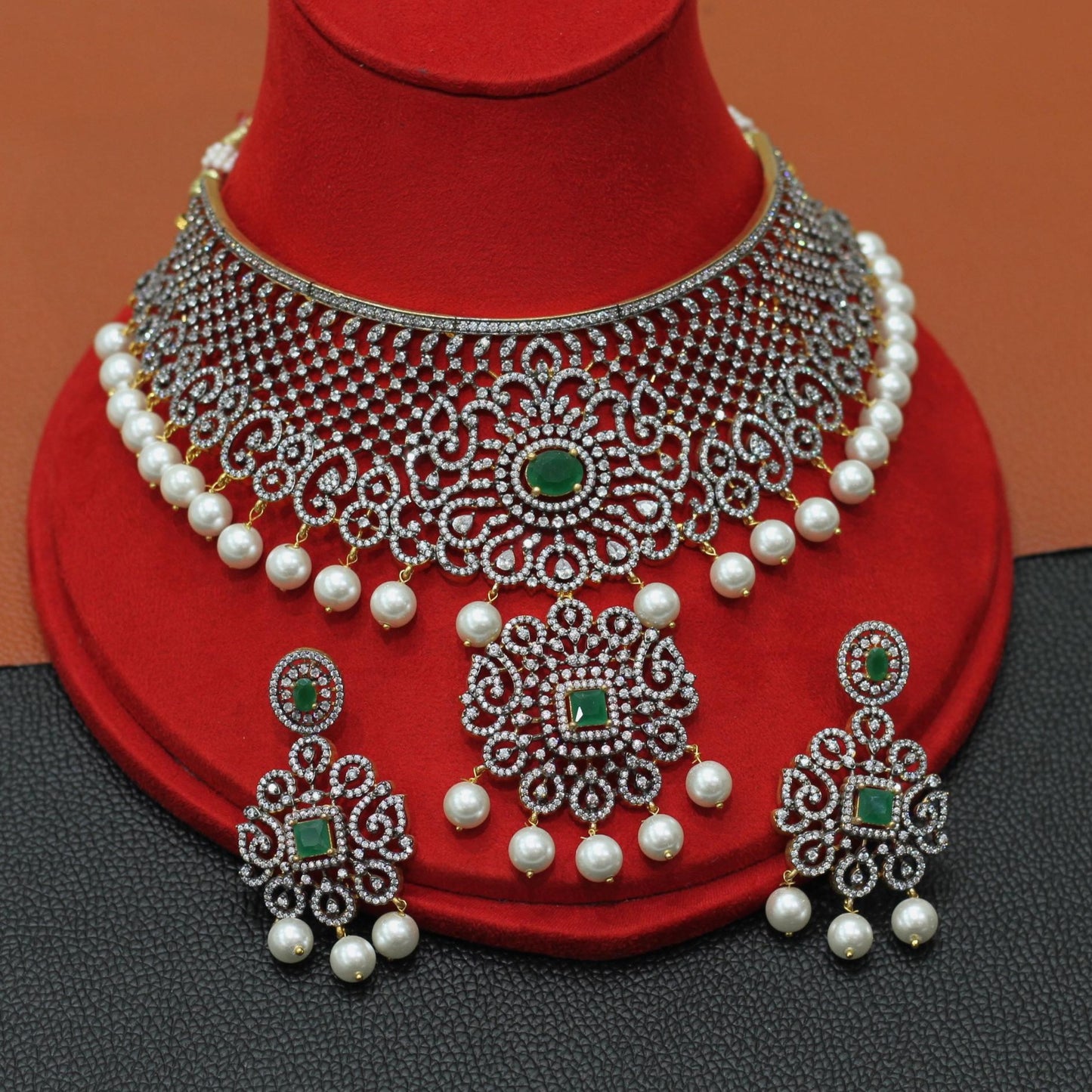 AD NECKLACE SET