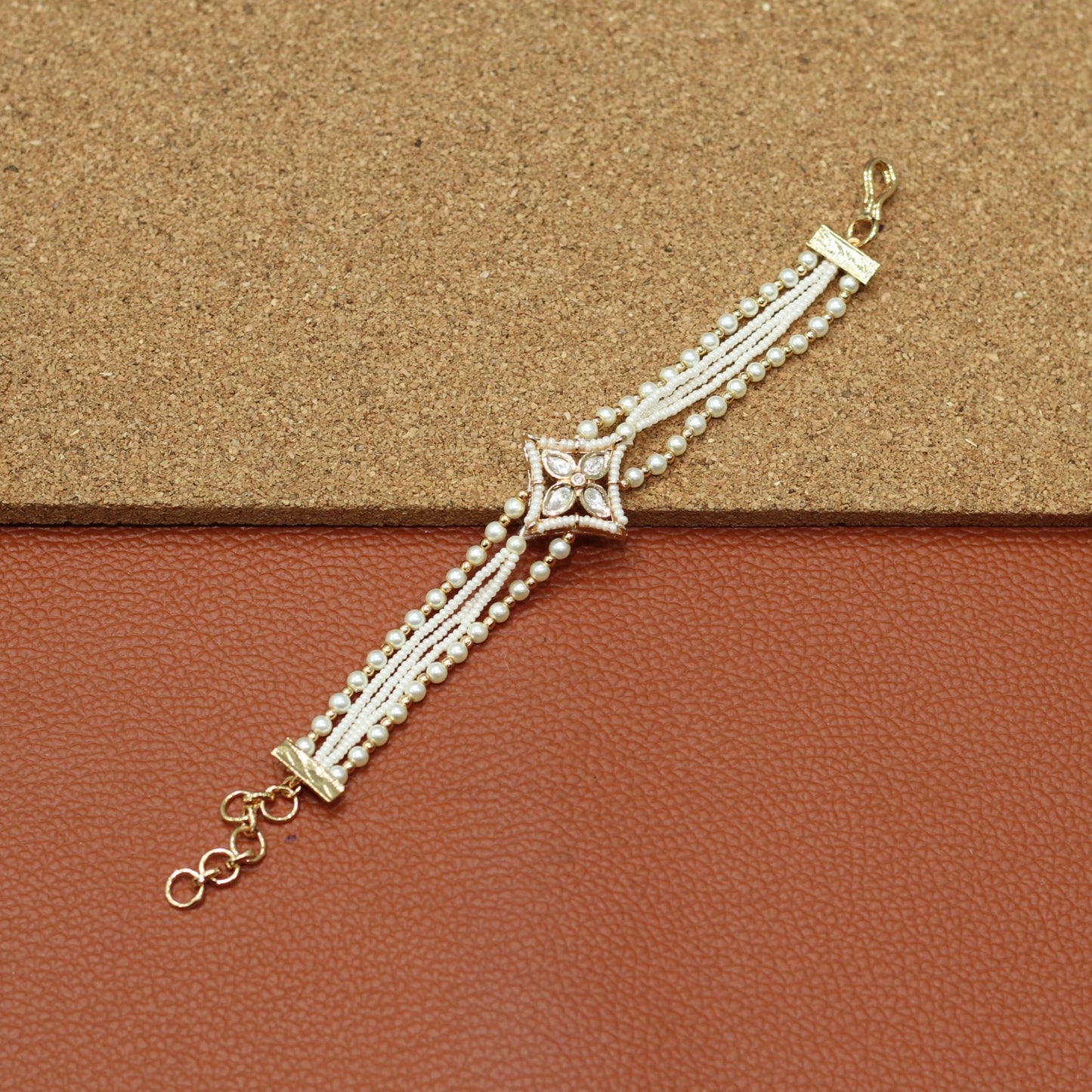 BRACELET