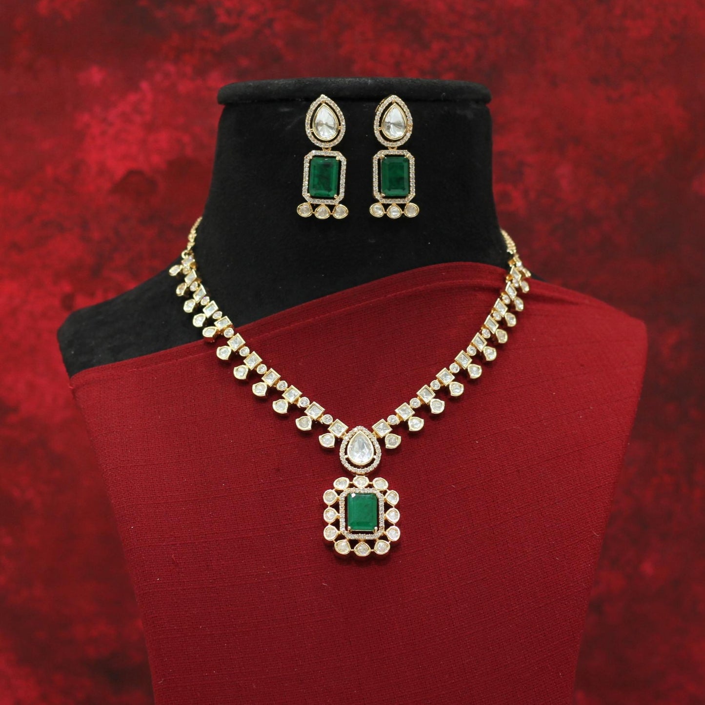VILANDI KUNDAN NECKLACE SET